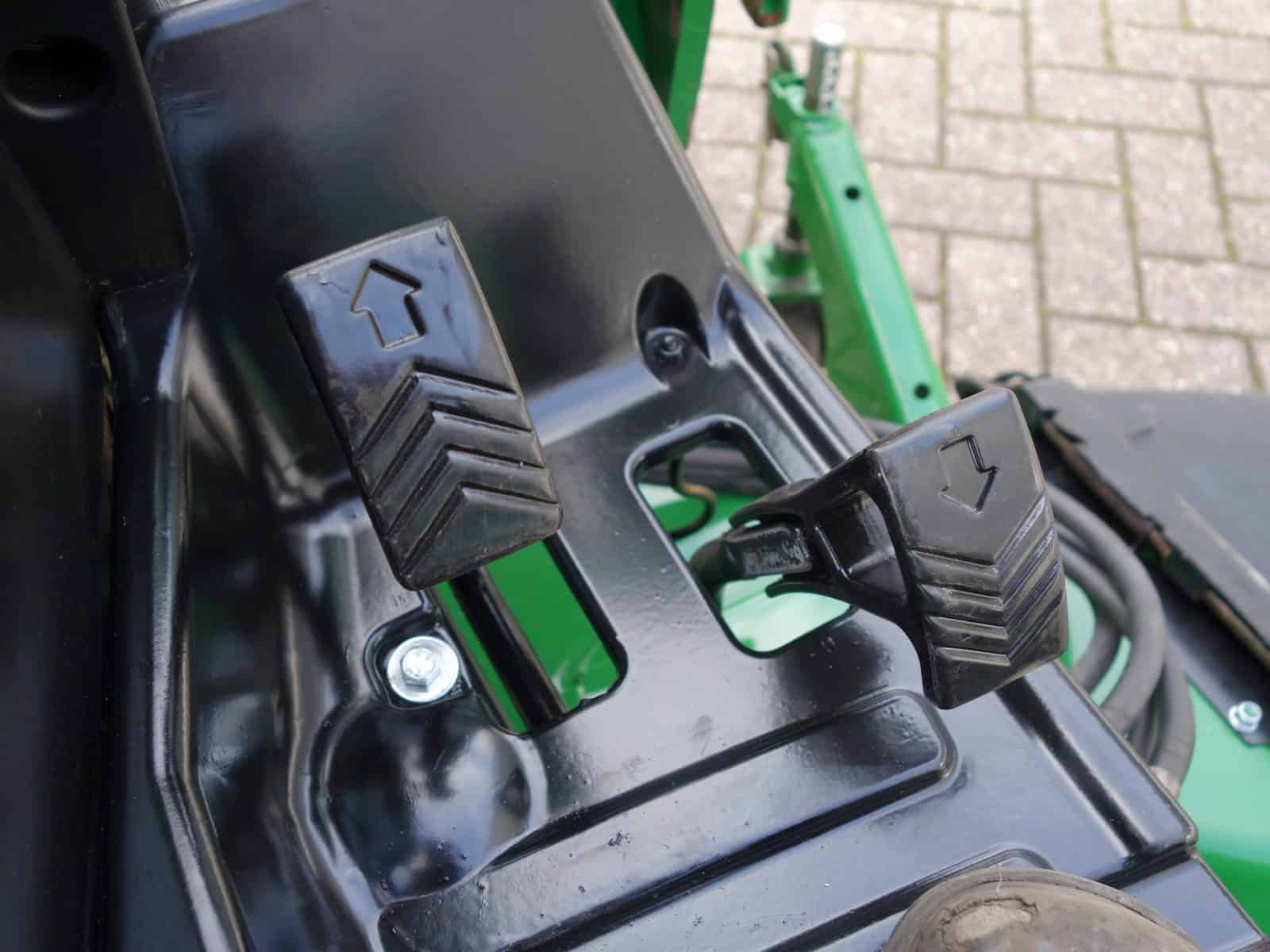 John Deere 2320 4wd HST - Afbeelding 12