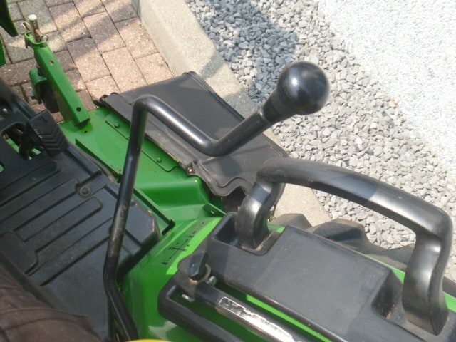 John Deere 2320 4wd HST - Afbeelding 12