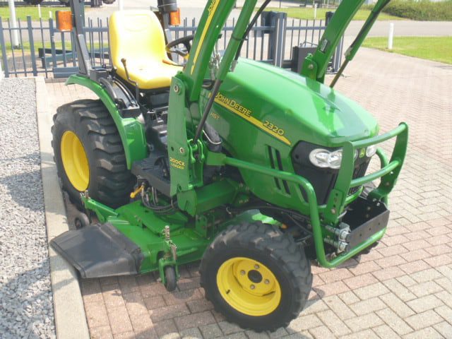 John Deere 2320 4wd HST - Afbeelding 2