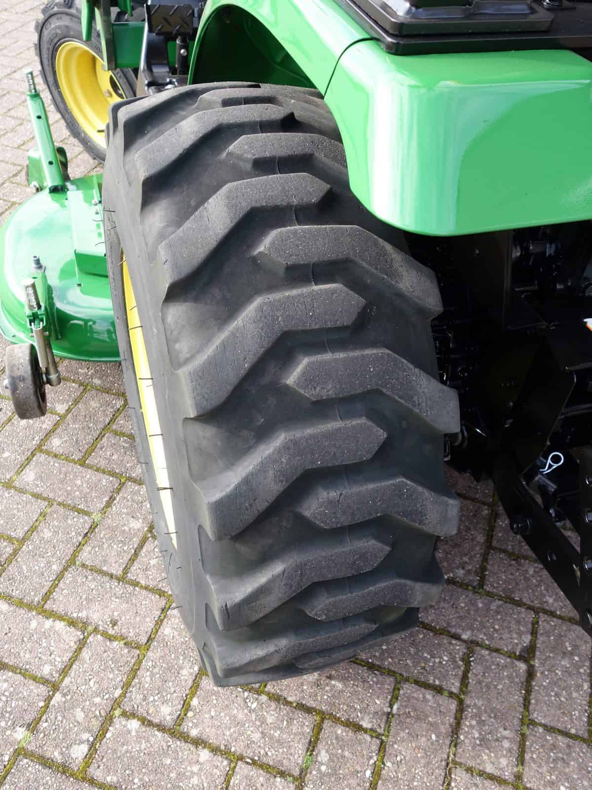 John Deere 2320 4wd HST - Afbeelding 20