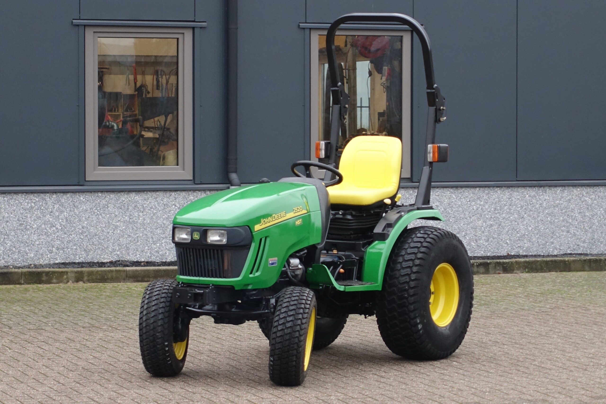 John Deere 2520 4wd HST
