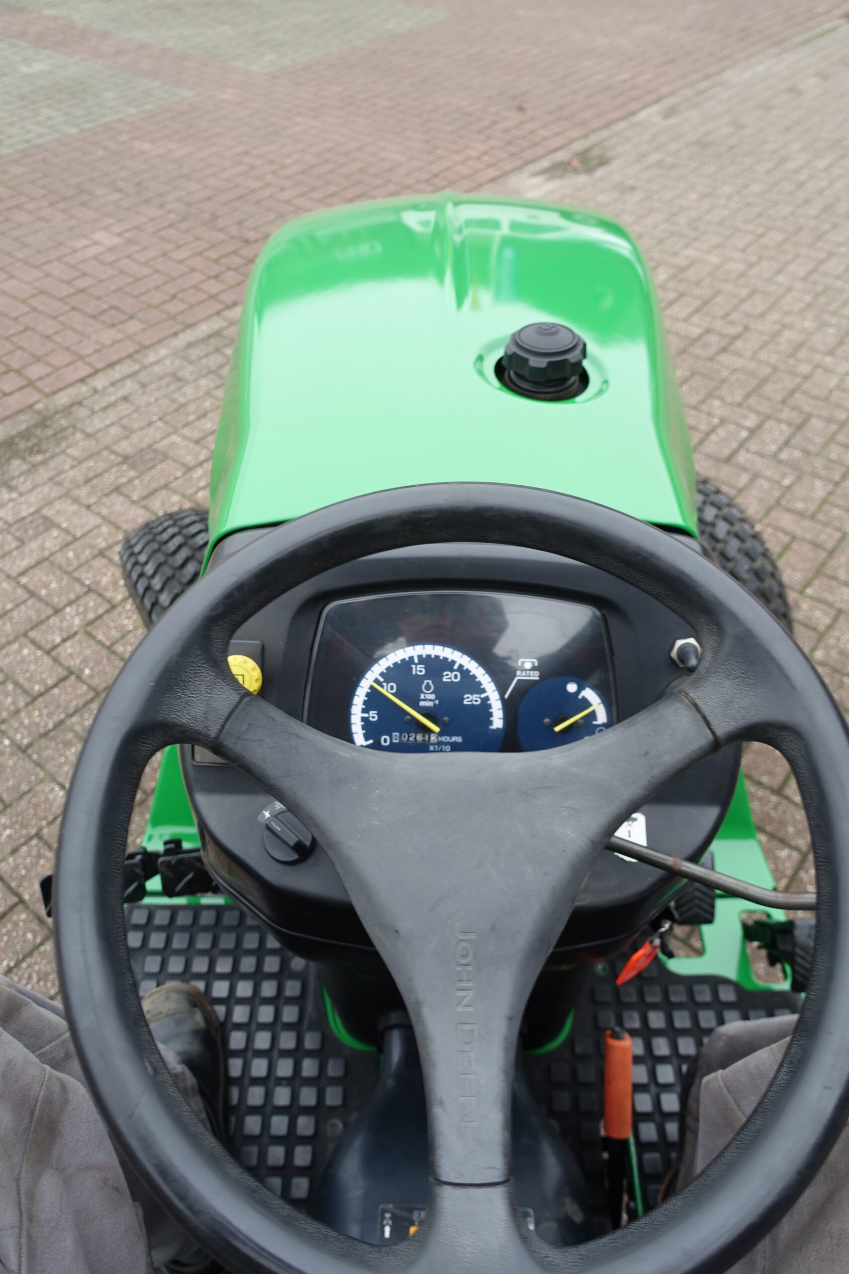 John Deere 2520 4wd HST - Afbeelding 12