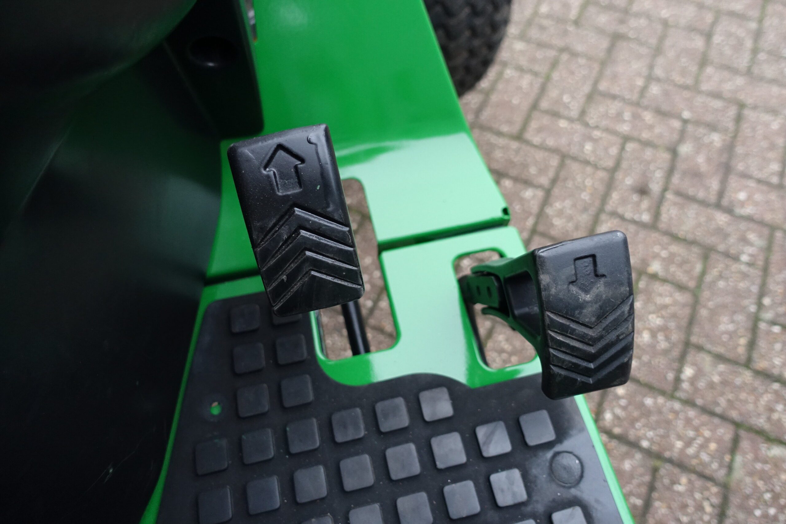 John Deere 2520 4wd HST - Afbeelding 13