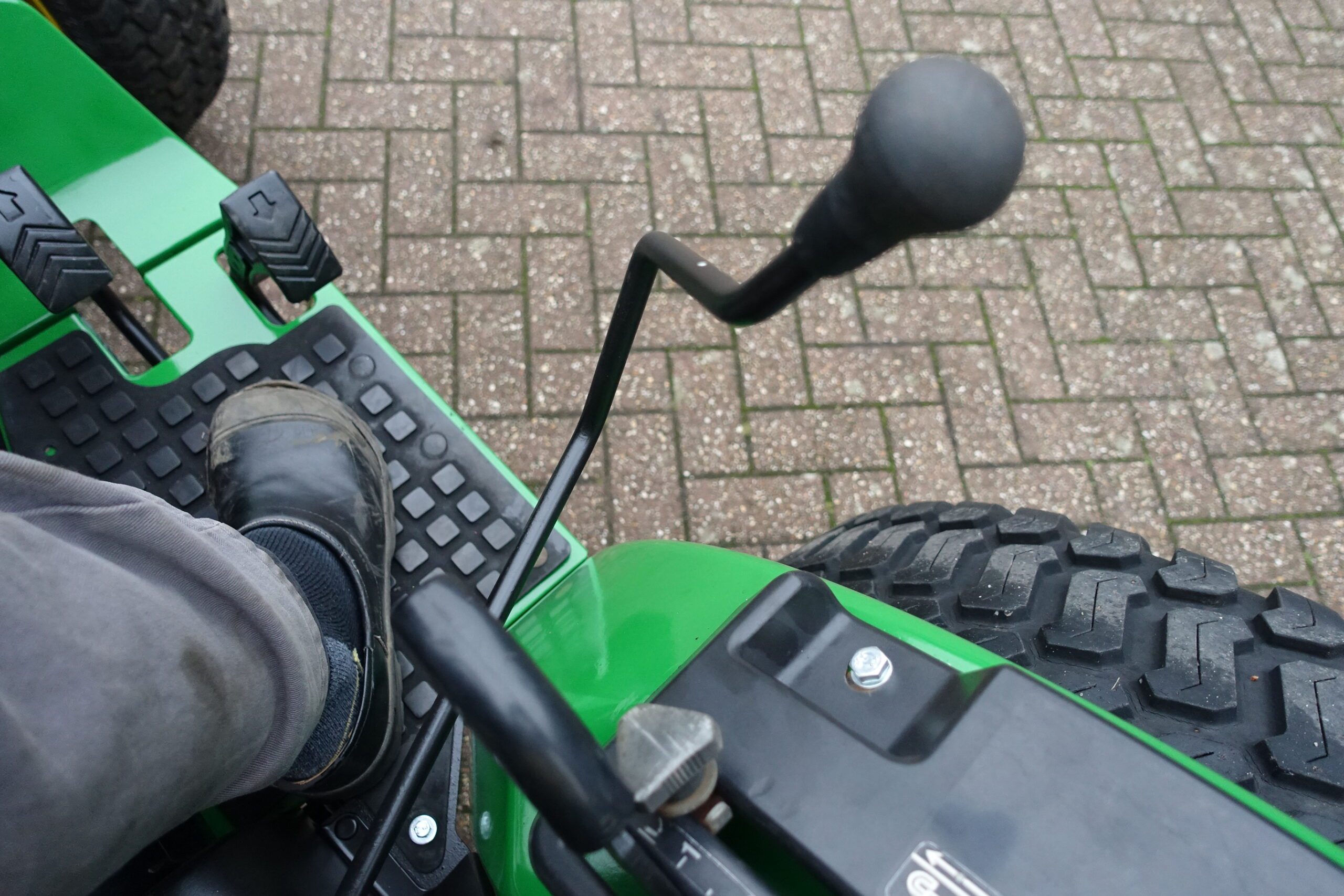 John Deere 2520 4wd HST - Afbeelding 14