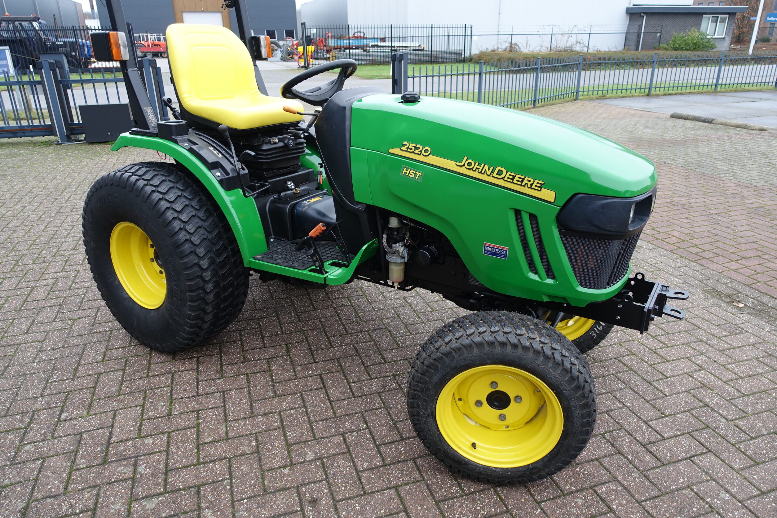 John Deere 2520 4wd HST - Afbeelding 2