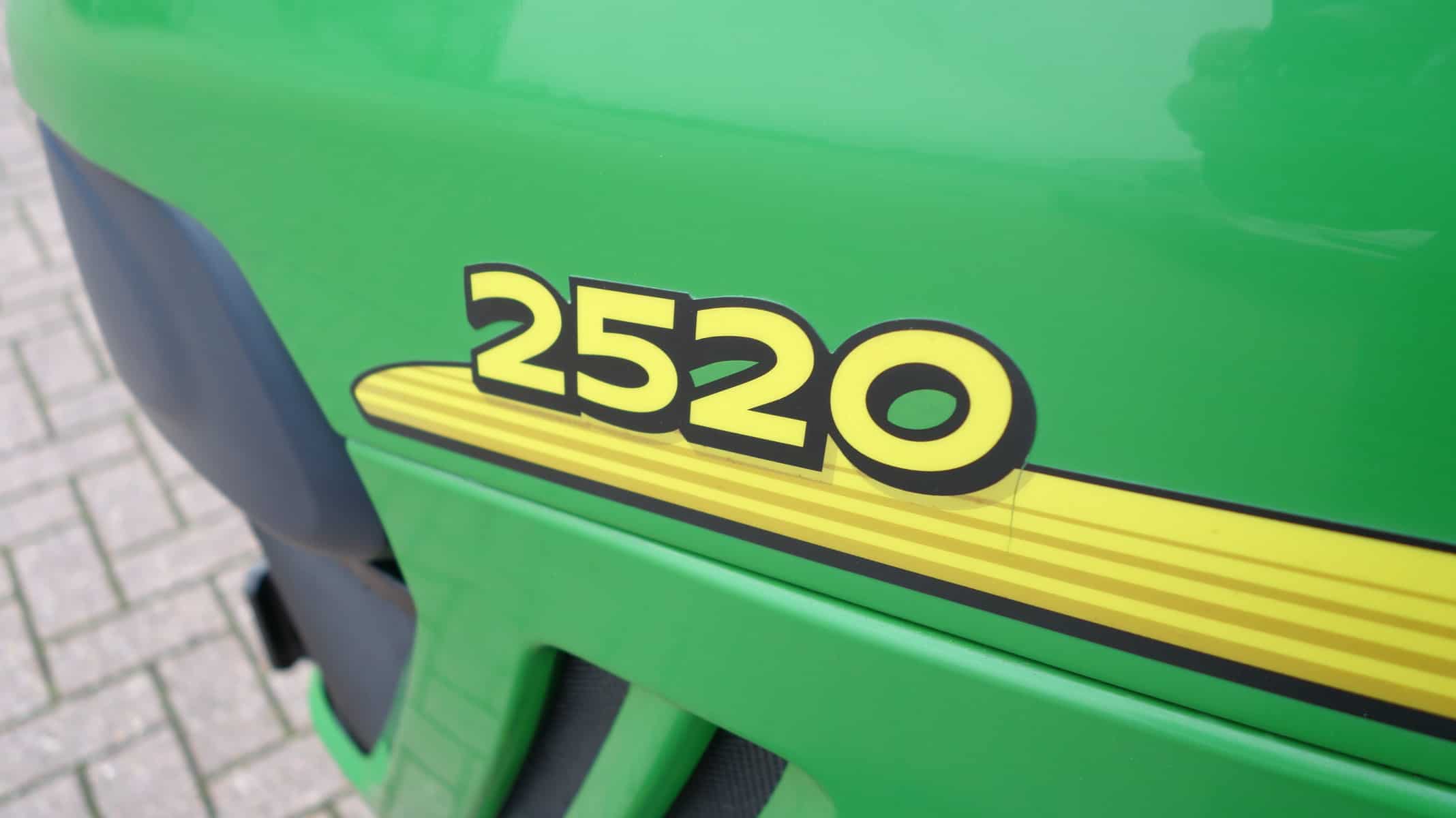 John Deere 2520 4wd HST - Afbeelding 9