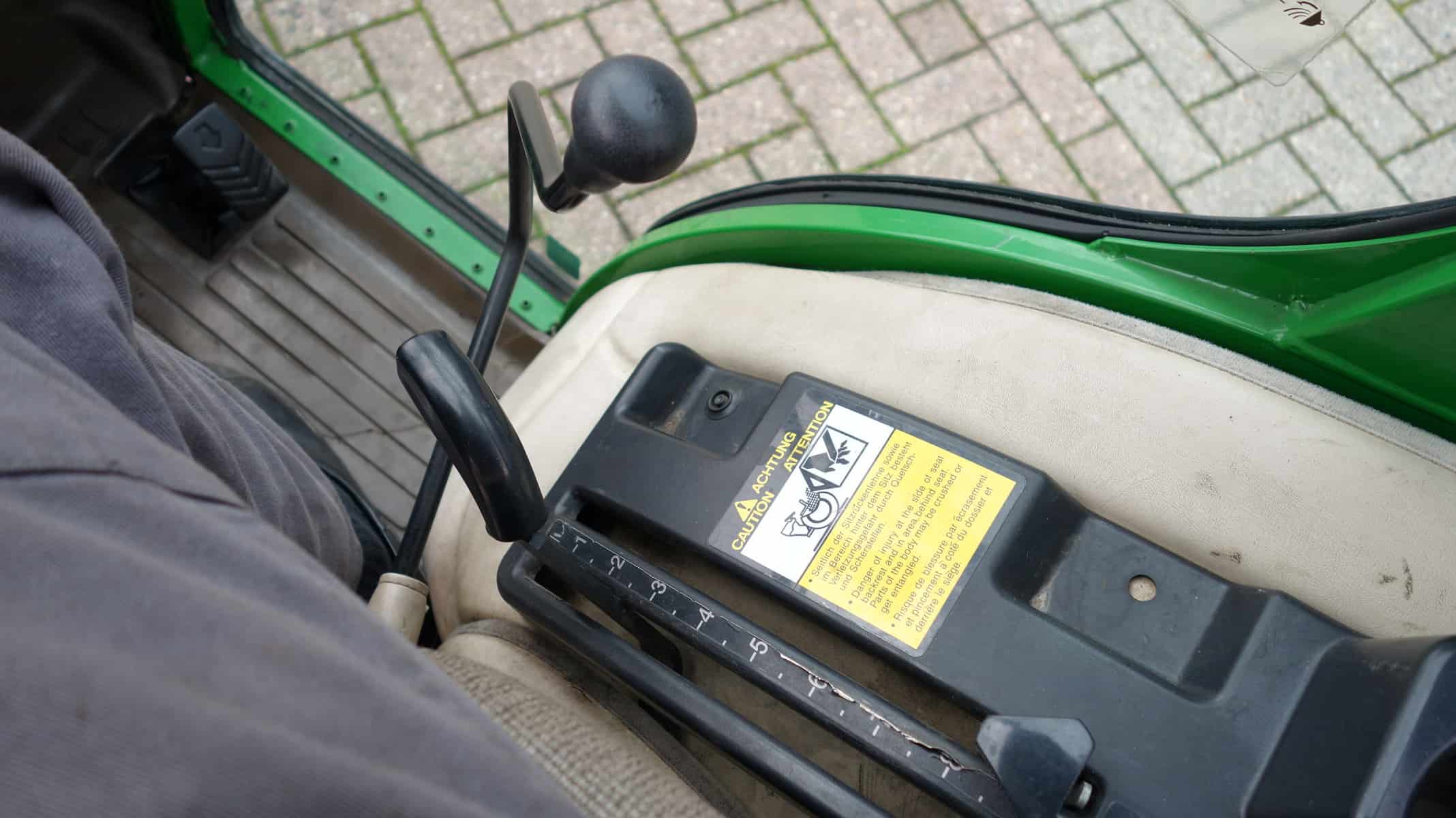 John Deere 2520 4wd HST - Afbeelding 17