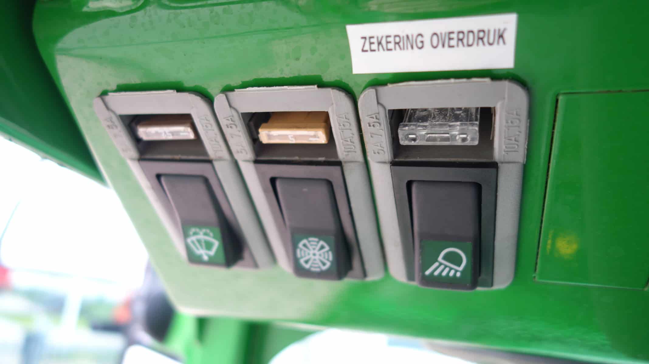 John Deere 2520 4wd HST - Afbeelding 20