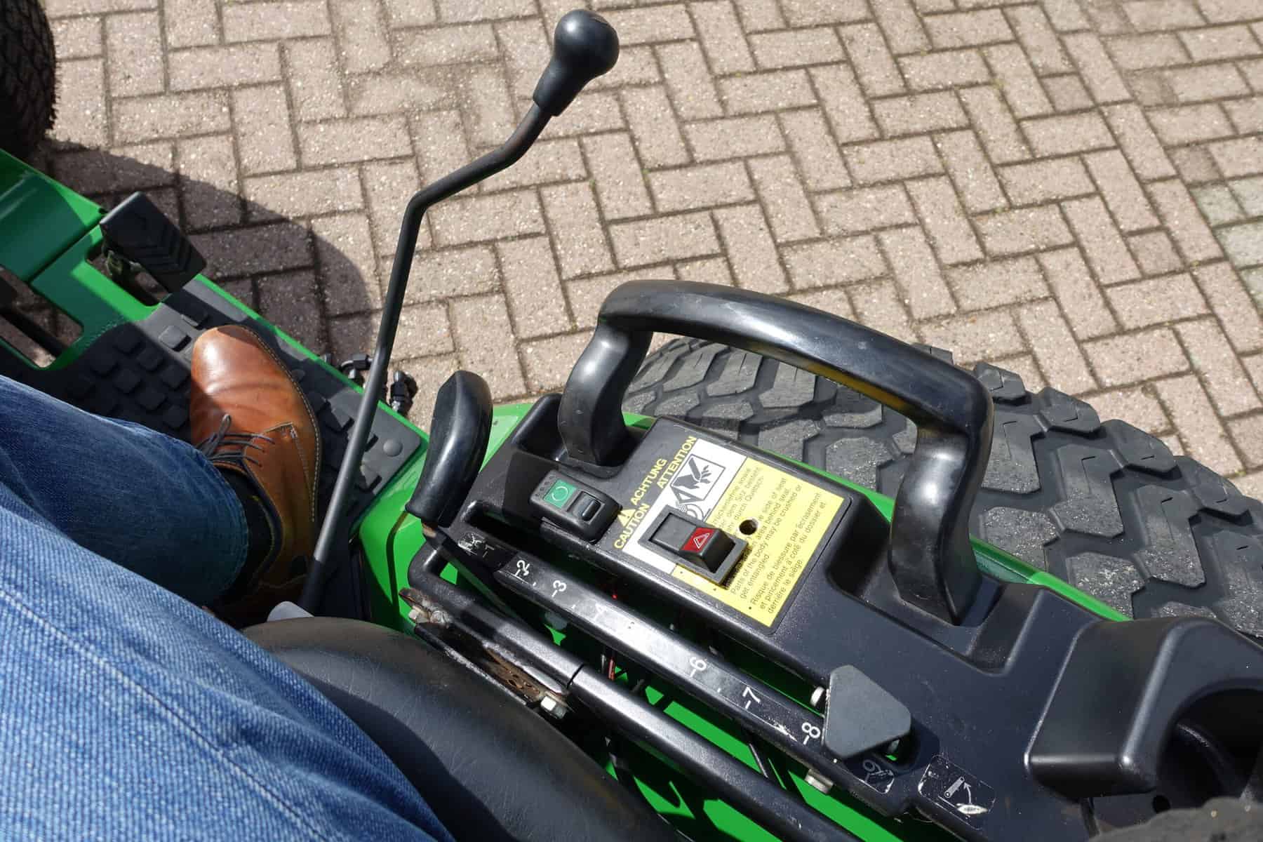 John Deere 2520 4wd HST - Afbeelding 13