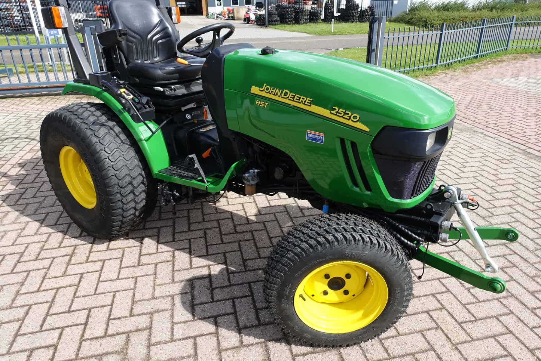 John Deere 2520 4wd HST - Afbeelding 2
