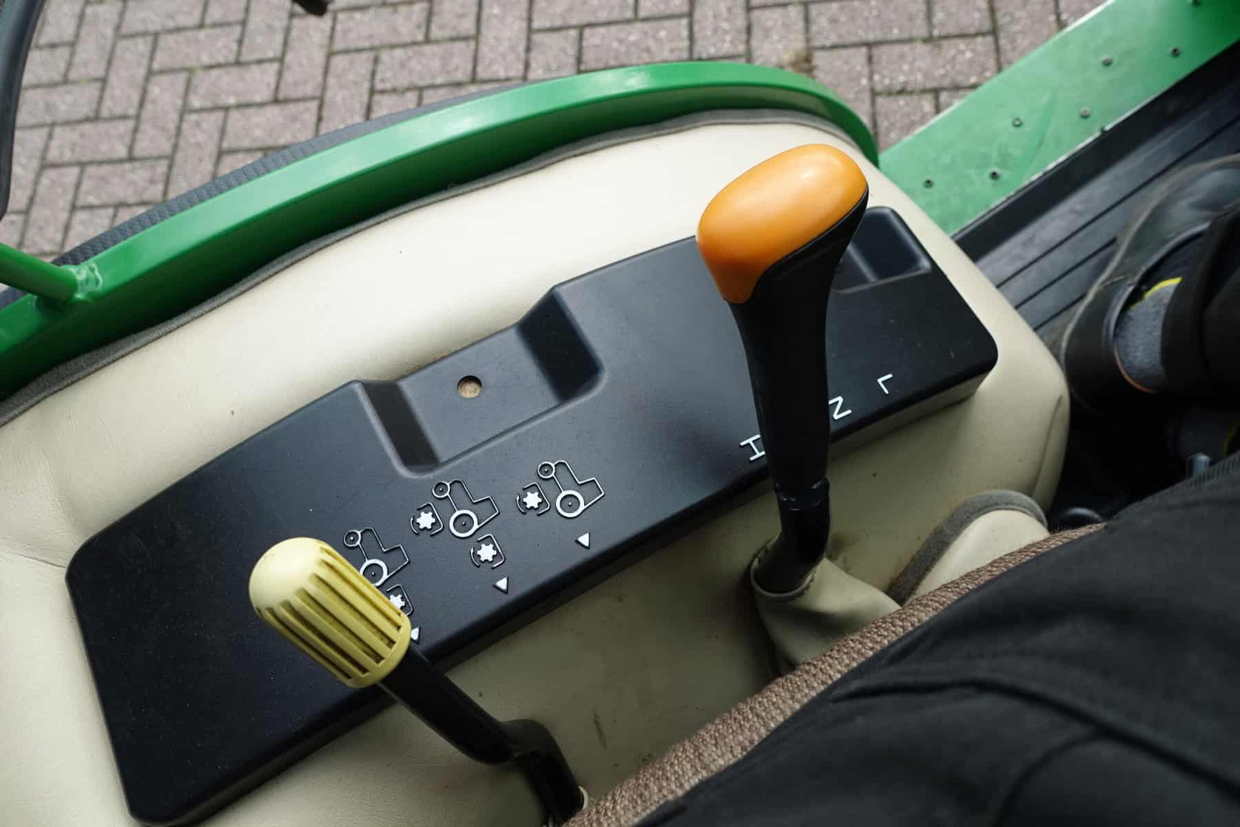 John Deere 2520 4wd HST - Afbeelding 19