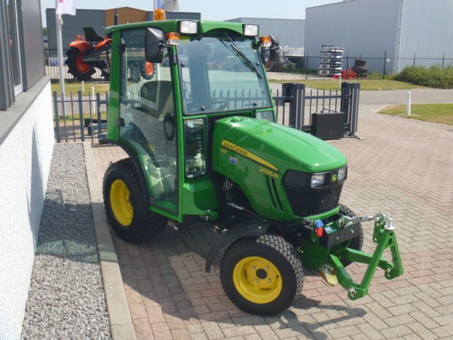 John Deere 2025R 4wd HST - Afbeelding 2