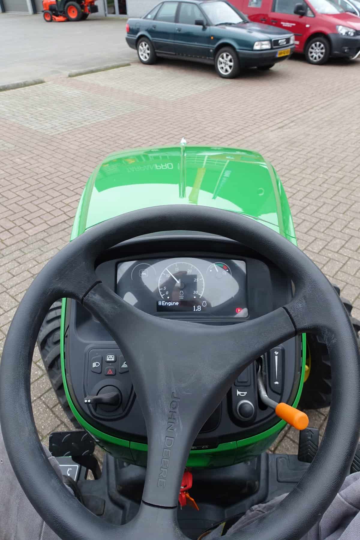 John Deere 3025E 4wd HST - Afbeelding 12