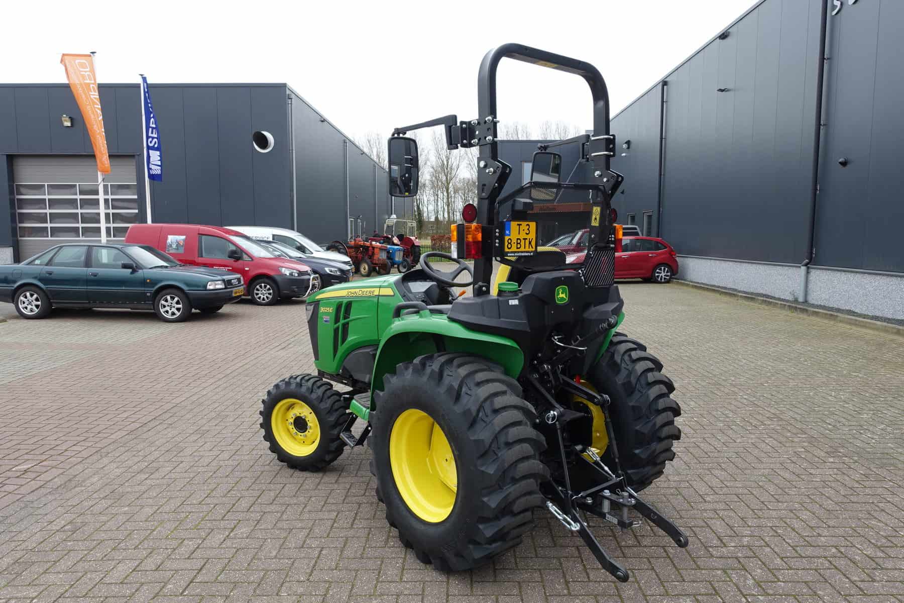 John Deere 3025E 4wd HST - Afbeelding 17