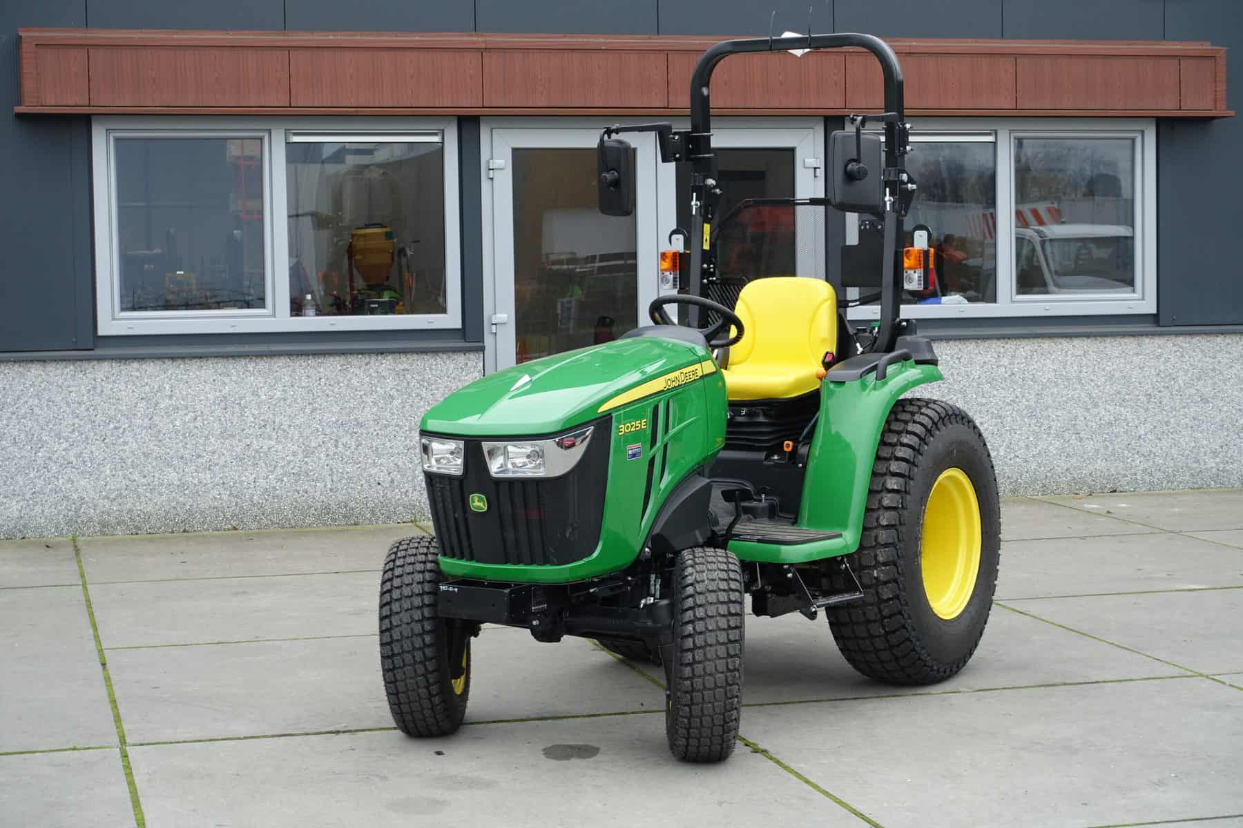 John Deere 3025E 4wd HST