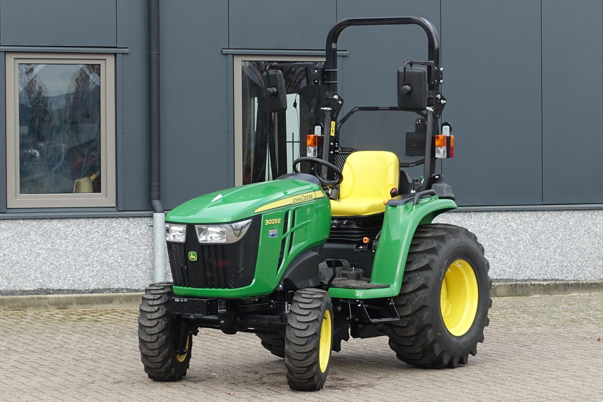 John Deere 3025E 4wd HST
