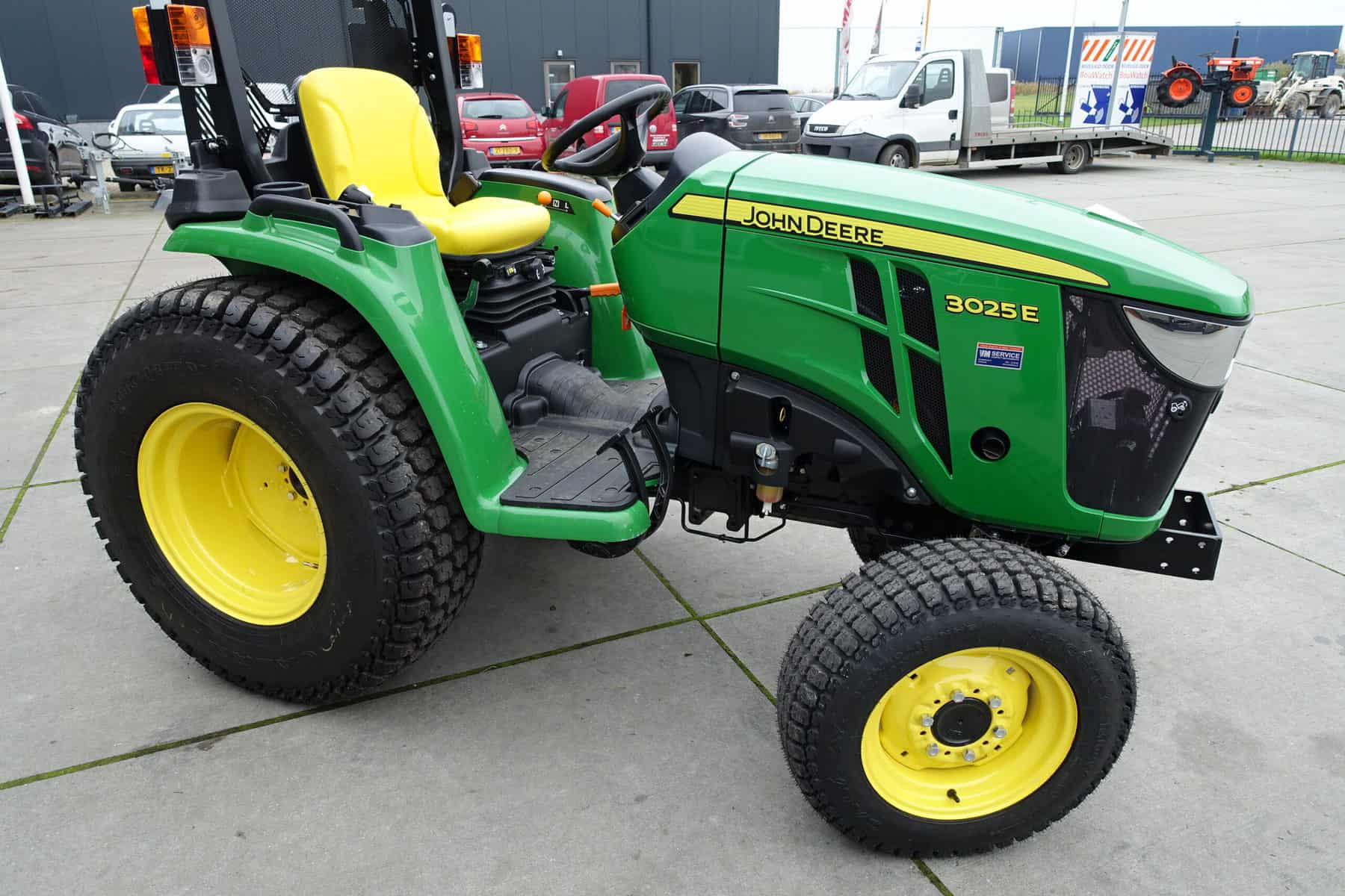 John Deere 3025E 4wd HST - Afbeelding 2