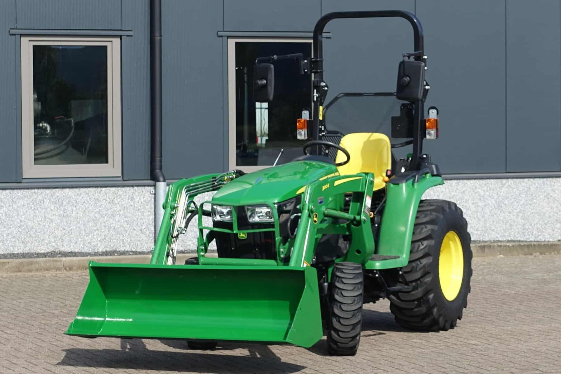 John Deere 3025E 4wd HST