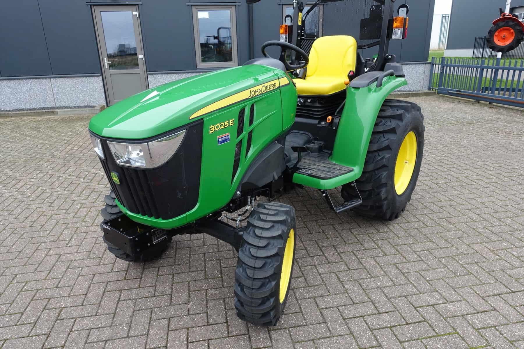 John Deere 3025E 4wd HST - Afbeelding 4