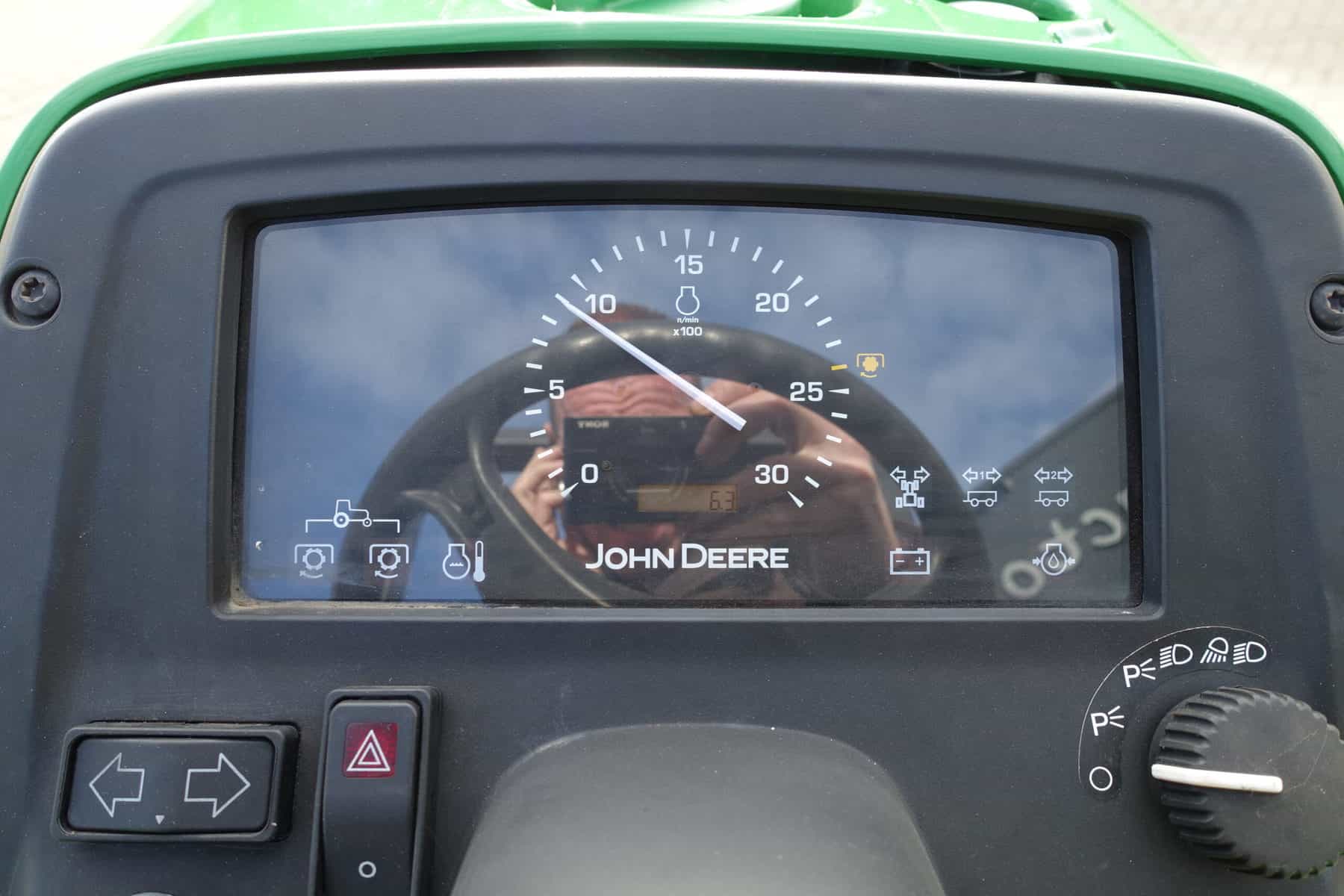 John Deere 3036e 4wd HST - Afbeelding 9