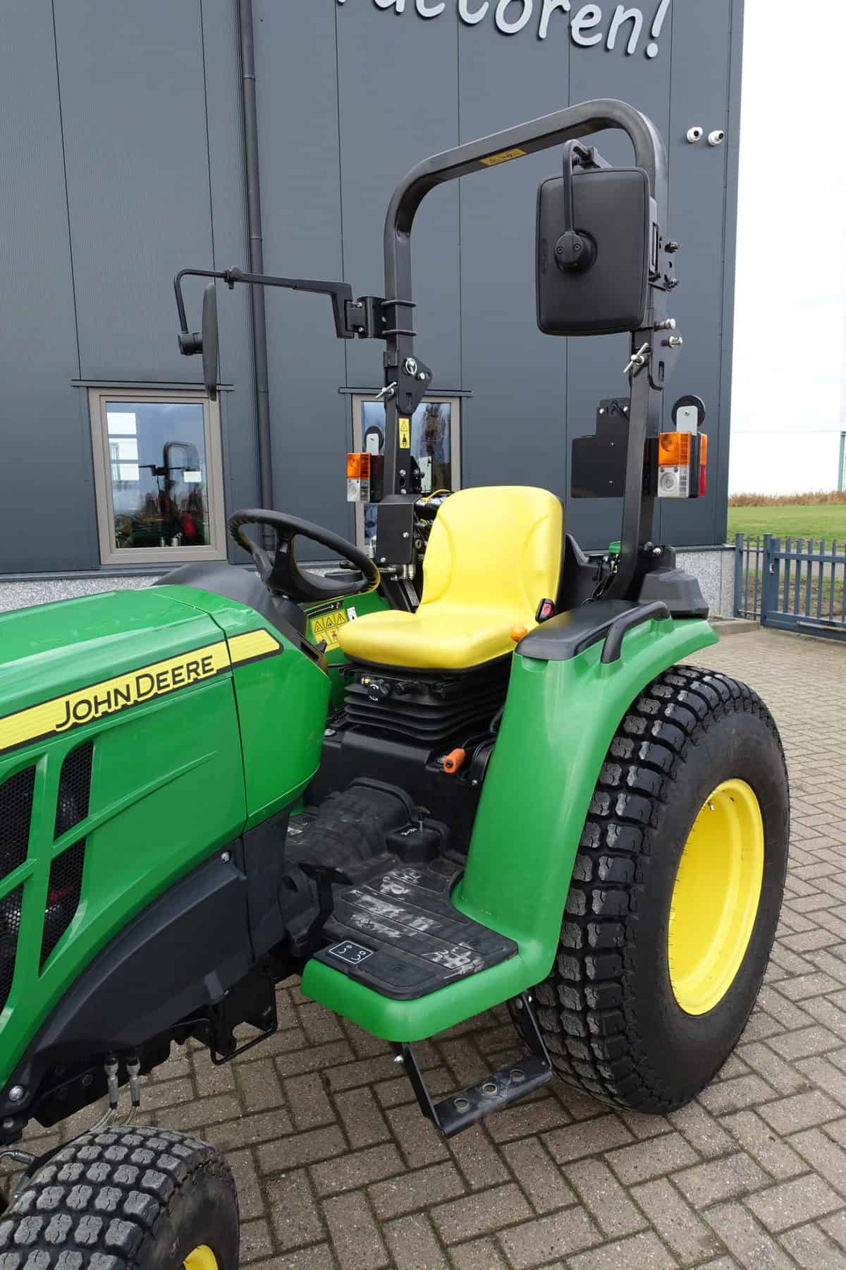 John Deere 3038e 4wd HST - Afbeelding 10