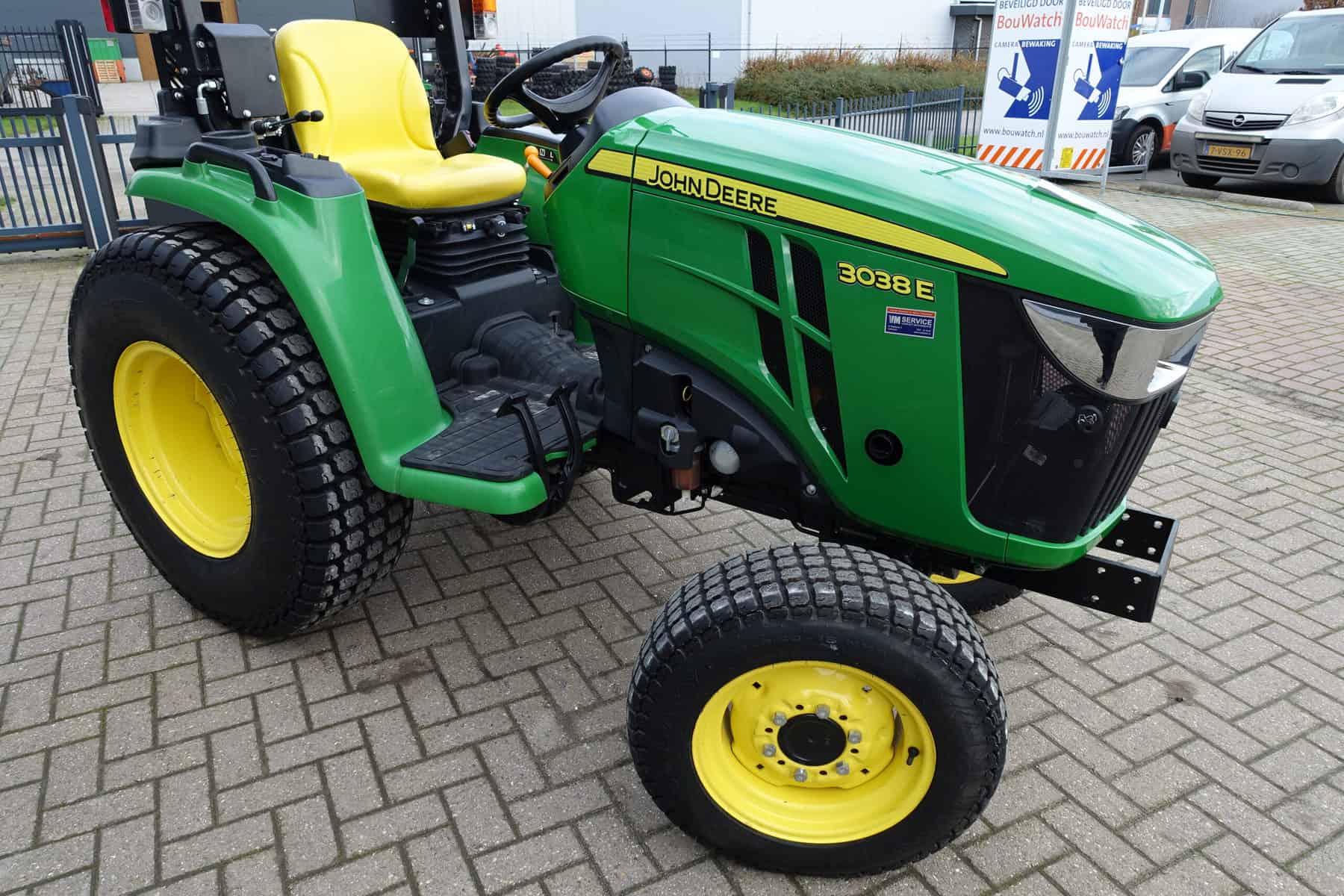 John Deere 3038e 4wd HST - Afbeelding 2