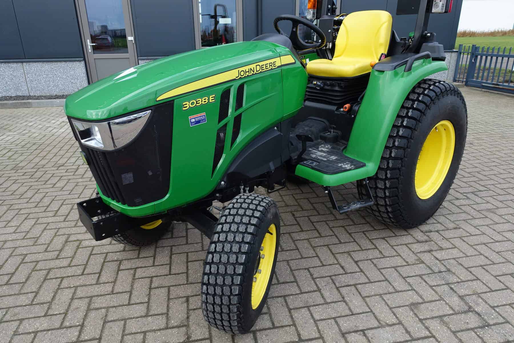 John Deere 3038e 4wd HST - Afbeelding 4