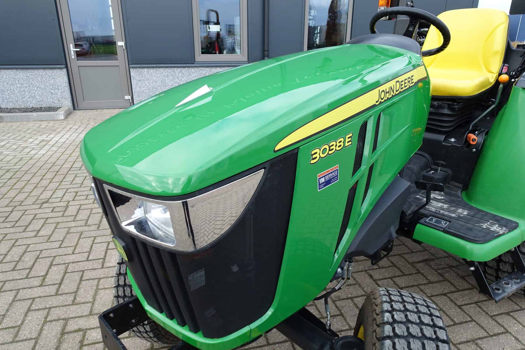 John Deere 3038e 4wd HST - Afbeelding 5