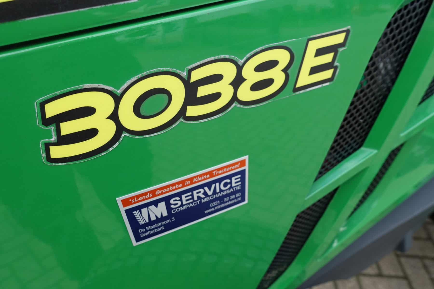 John Deere 3038e 4wd HST - Afbeelding 8