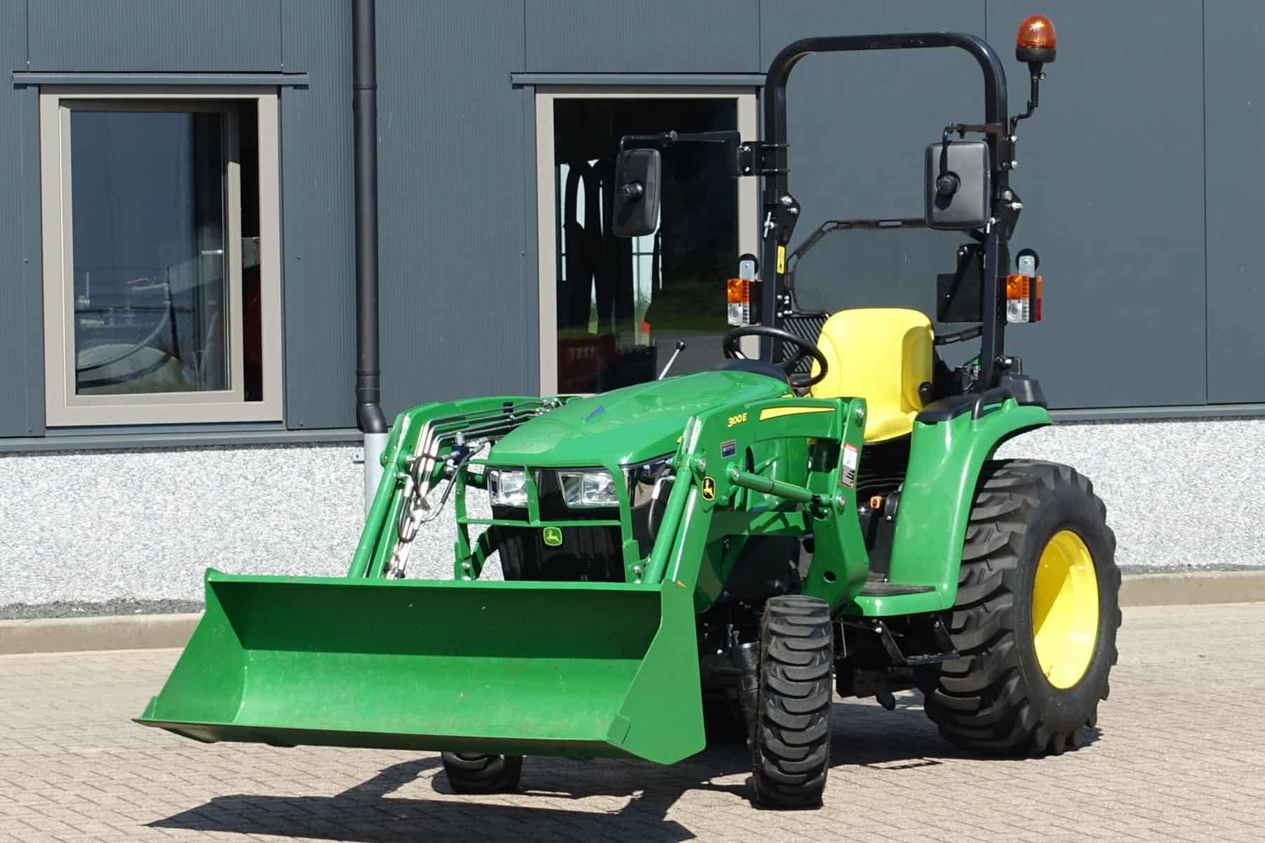 John Deere 3038E 4wd HST