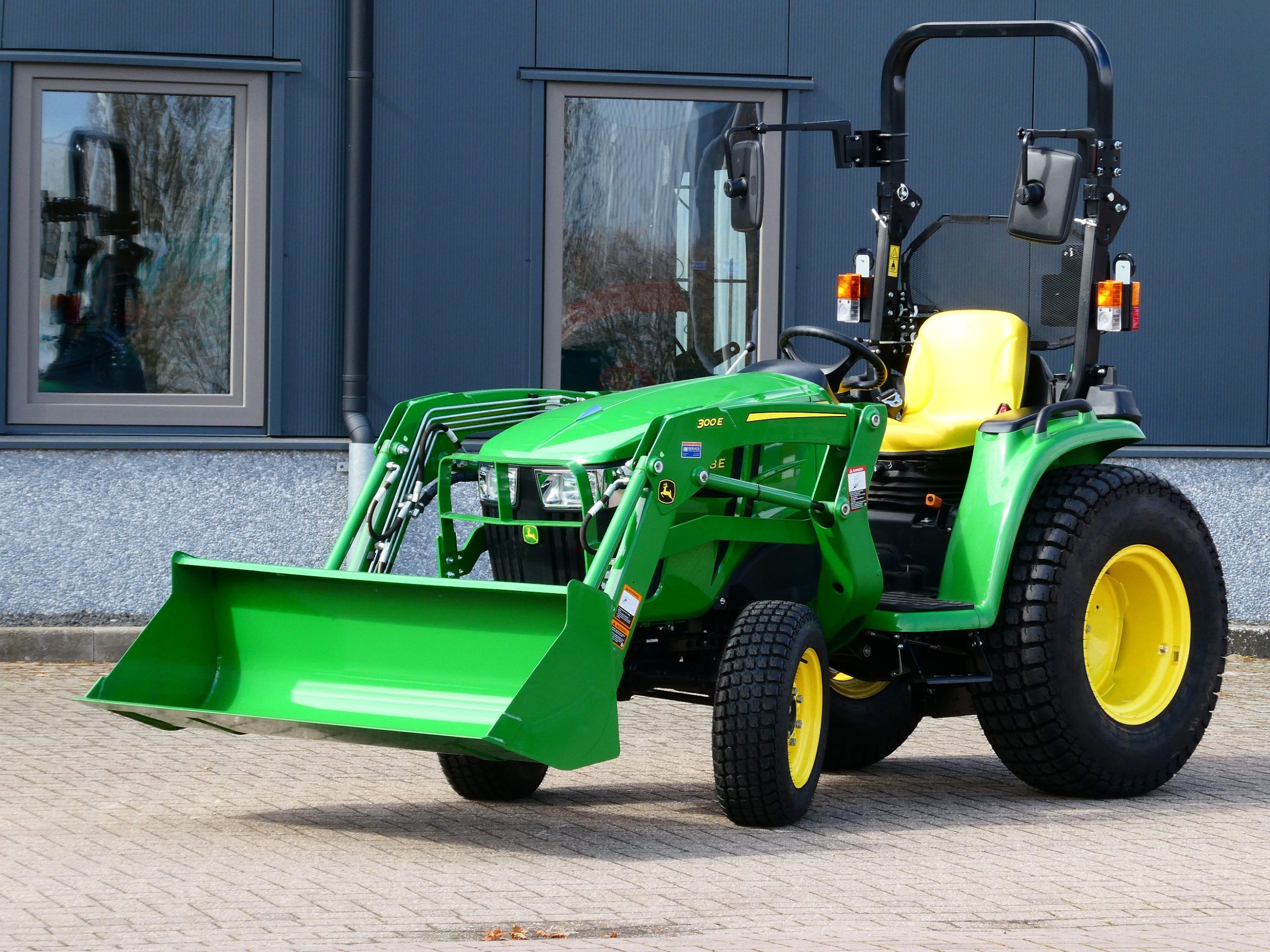 John Deere 3038E 4wd HST