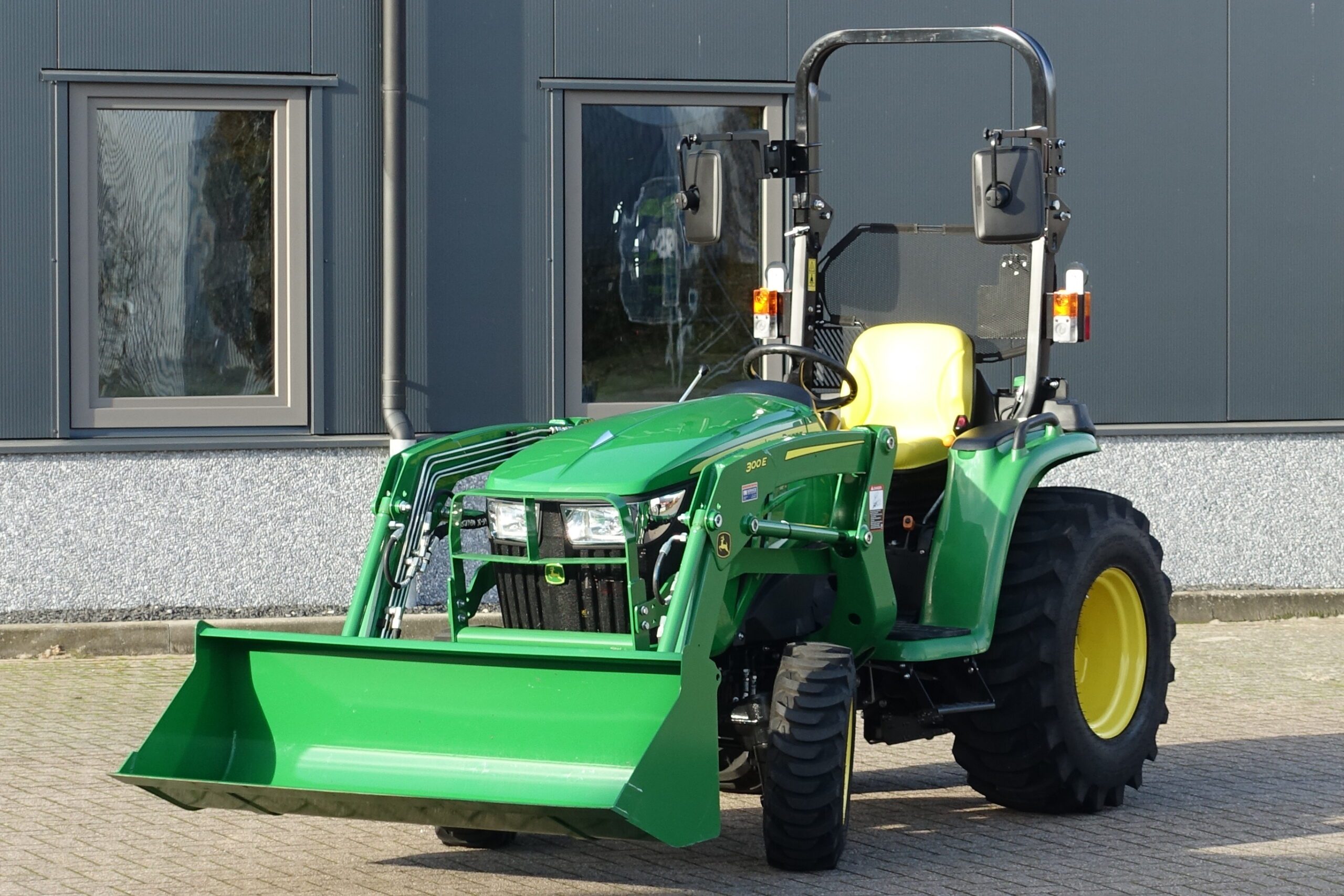 John Deere 3038E 4wd HST