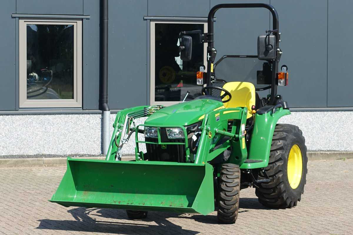 John Deere 3038E 4wd HST