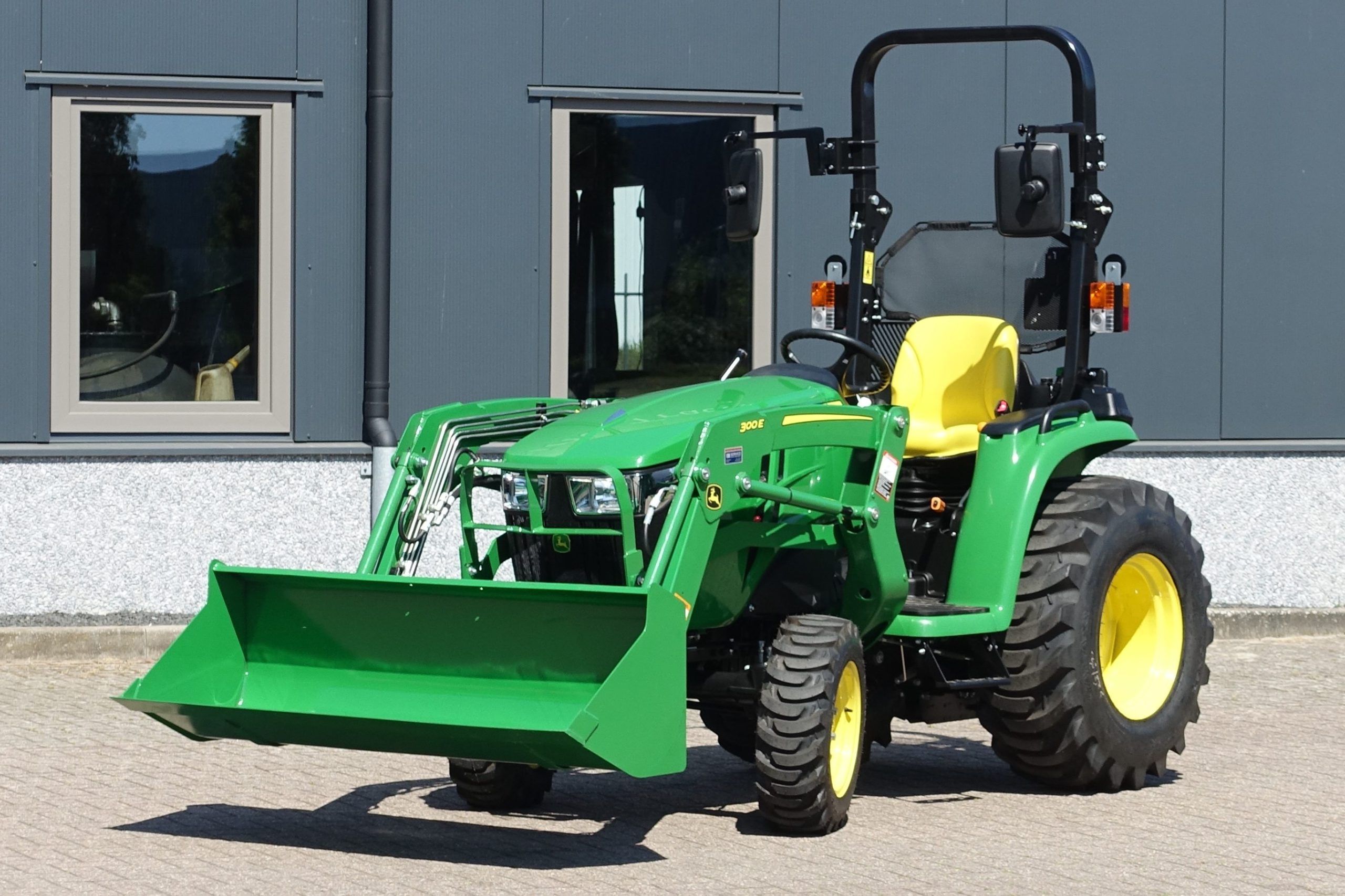 John Deere 3038E 4wd HST