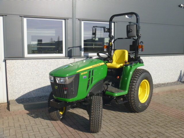 John Deere 3038e 4wd HST