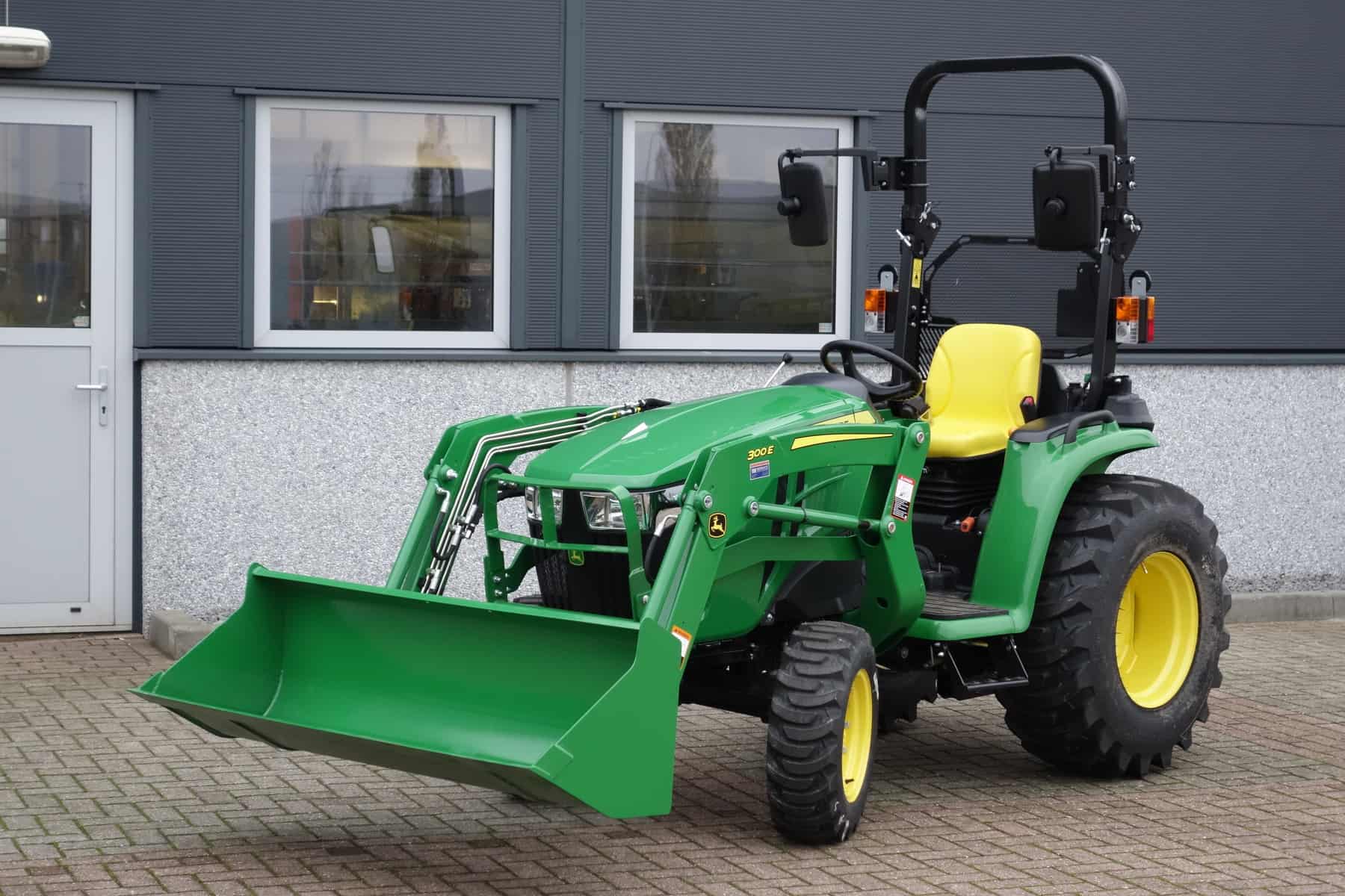 John Deere 3038e 4wd HST