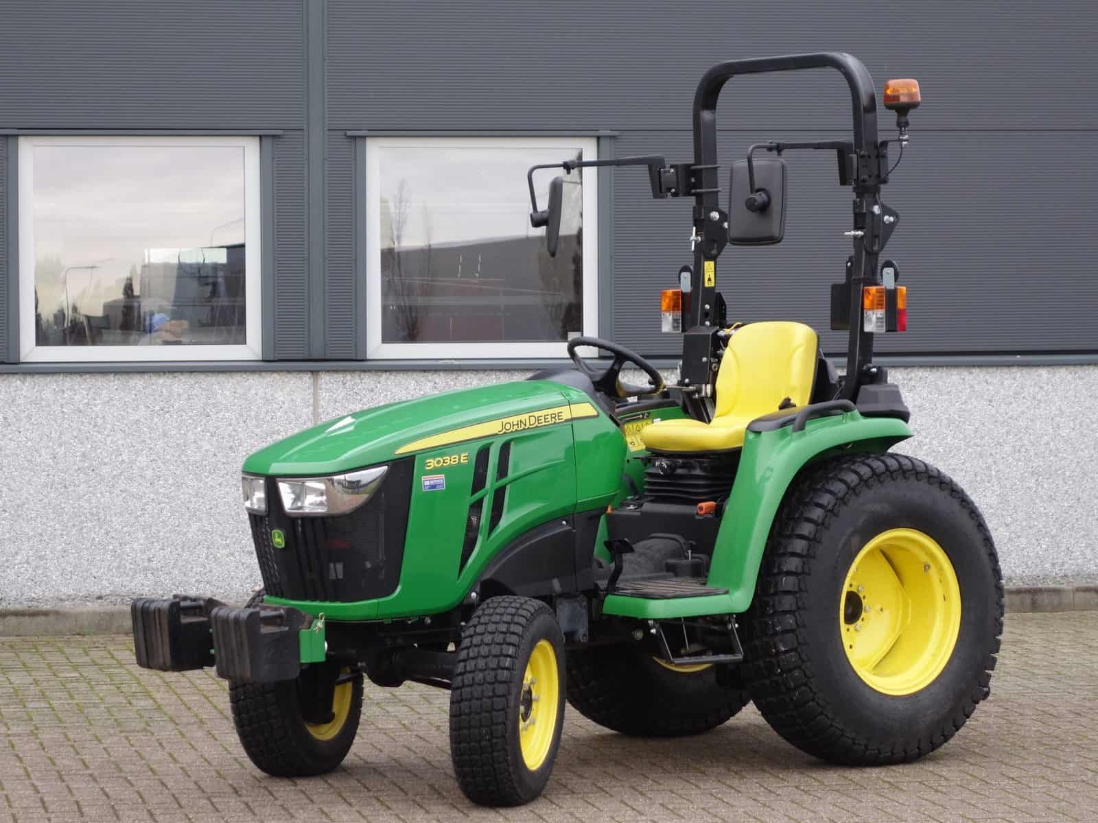 John Deere 3038e 4wd HST