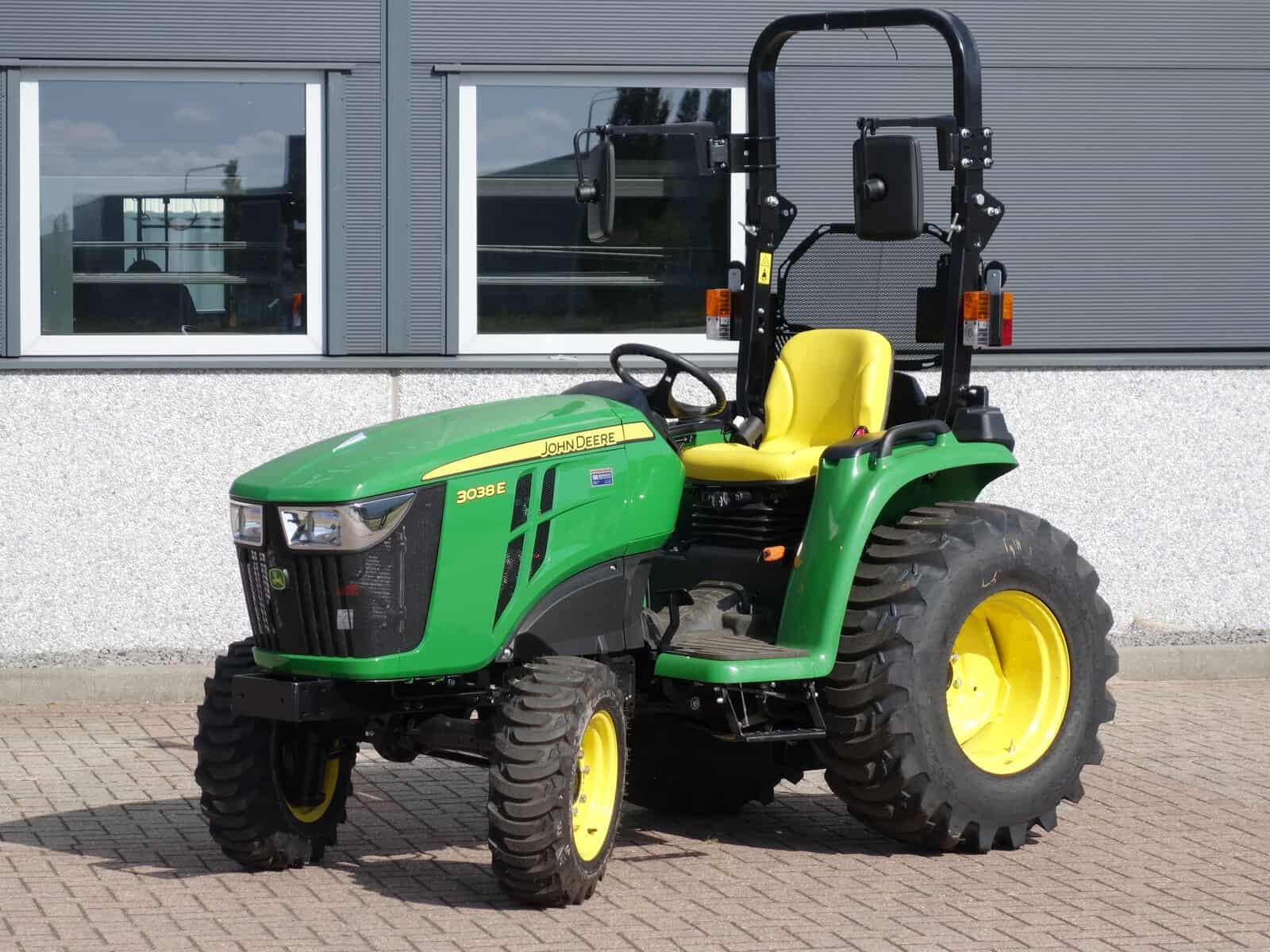 John Deere 3038e 4wd HST