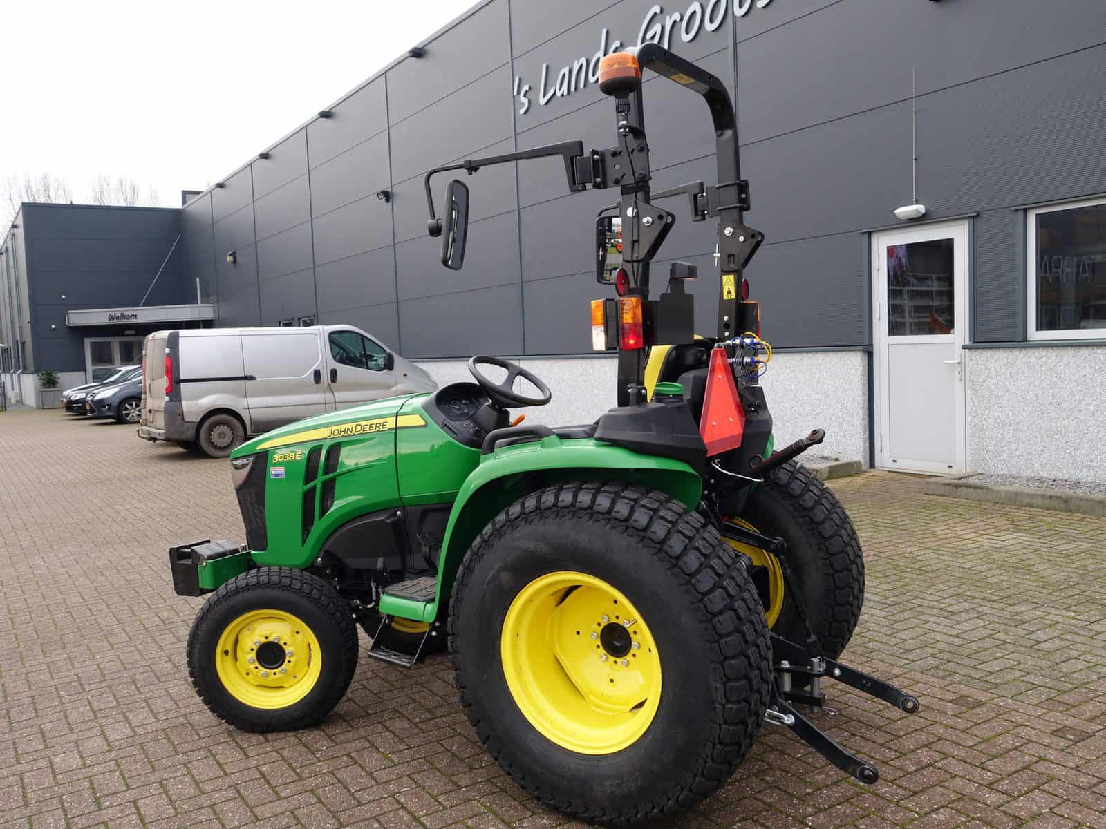 John Deere 3038e 4wd HST - Afbeelding 13