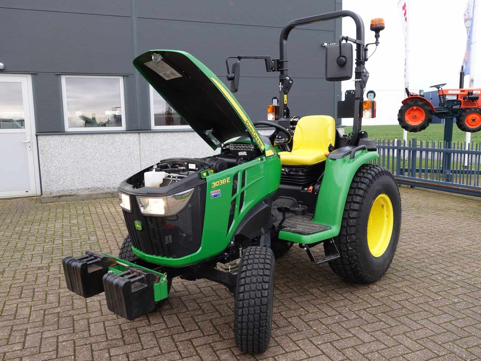 John Deere 3038e 4wd HST - Afbeelding 28