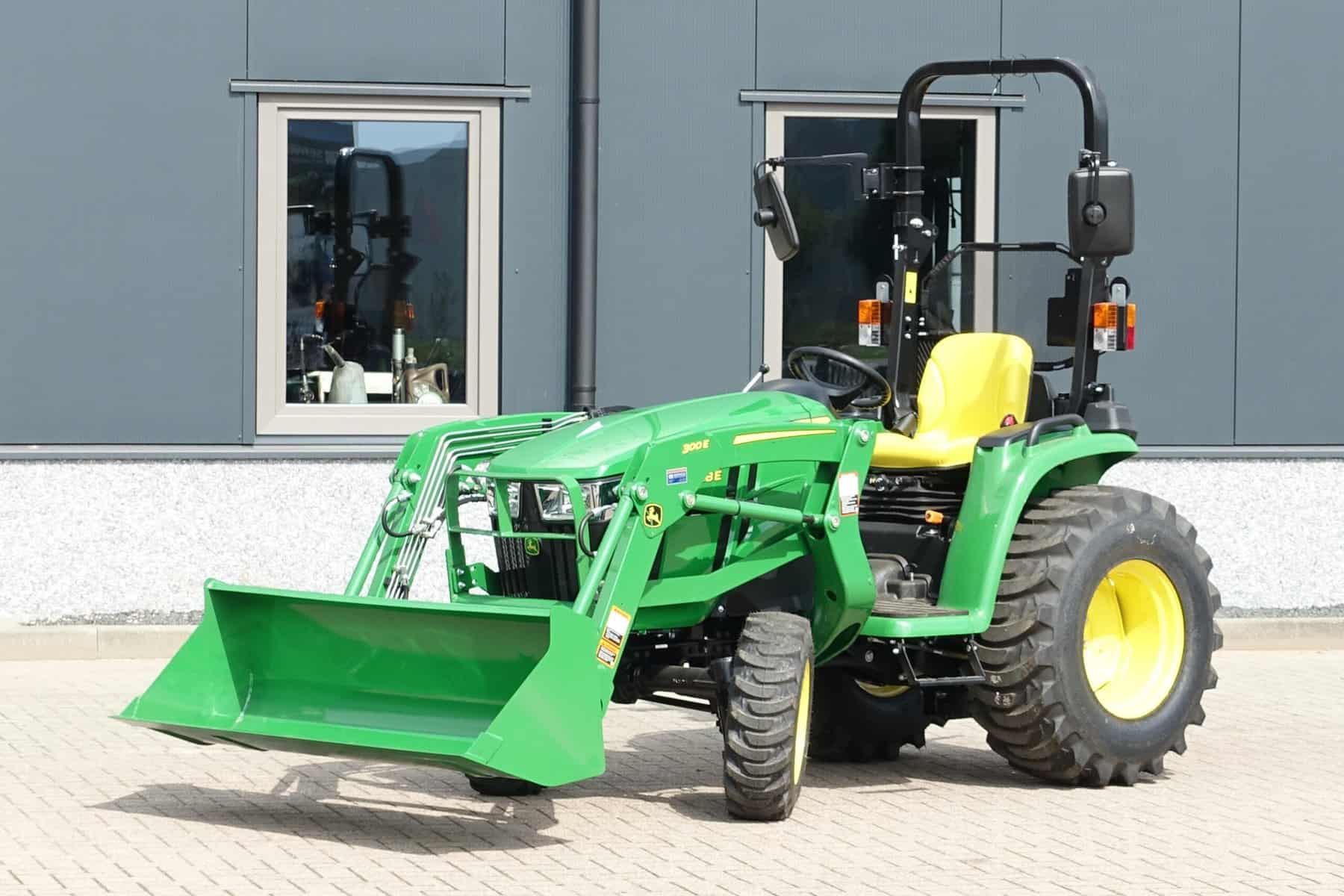 John Deere 3038e 4wd HST