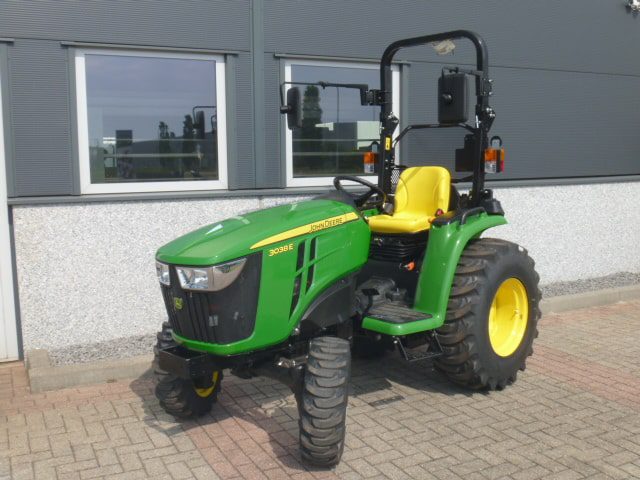 John Deere 3038e 4wd HST