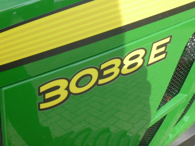 John Deere 3038e 4wd HST - Afbeelding 10
