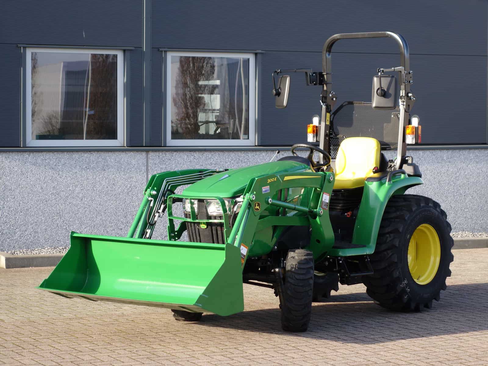 John Deere 3038e 4wd HST