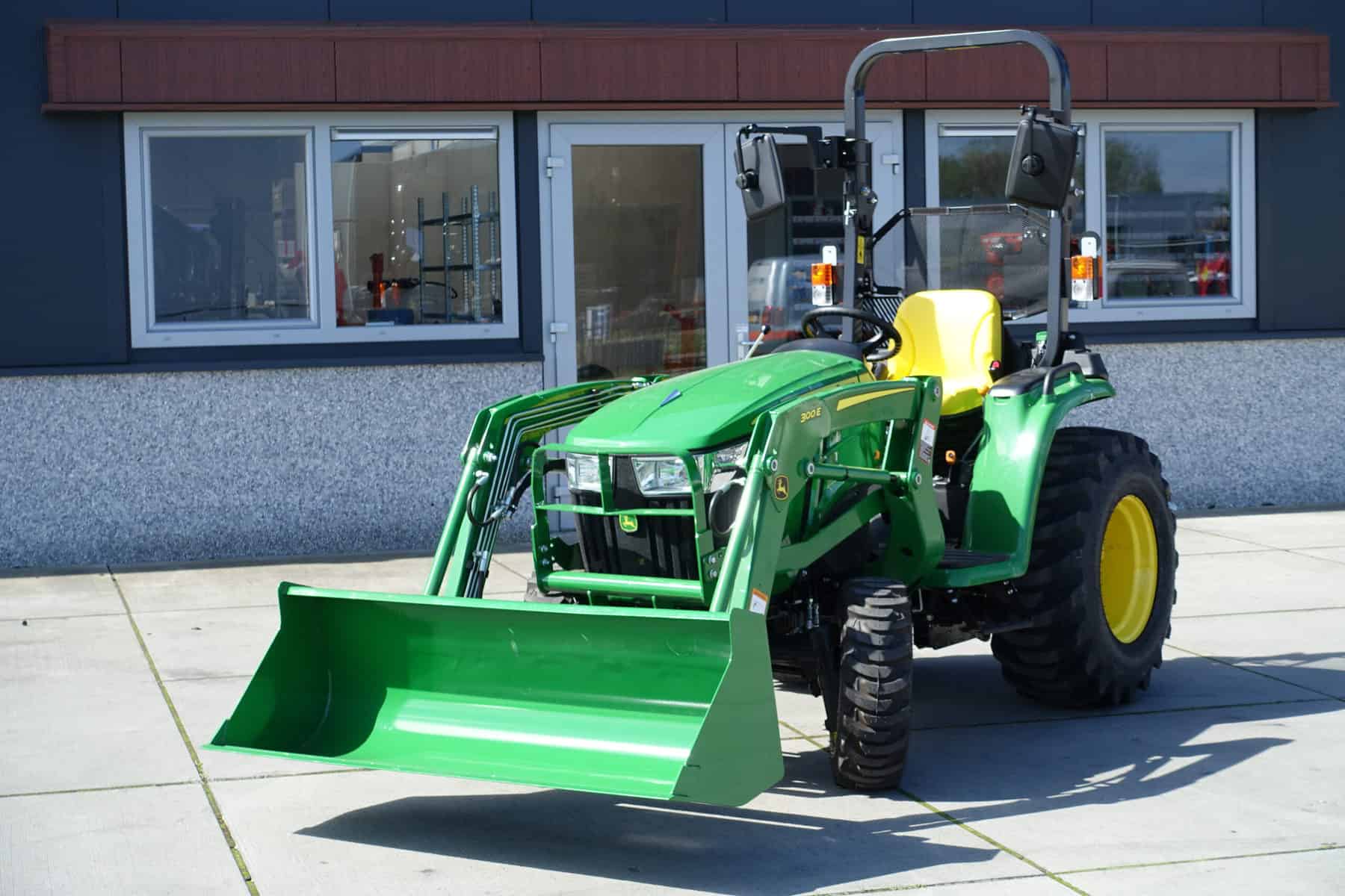 John Deere 3038e 4wd HST