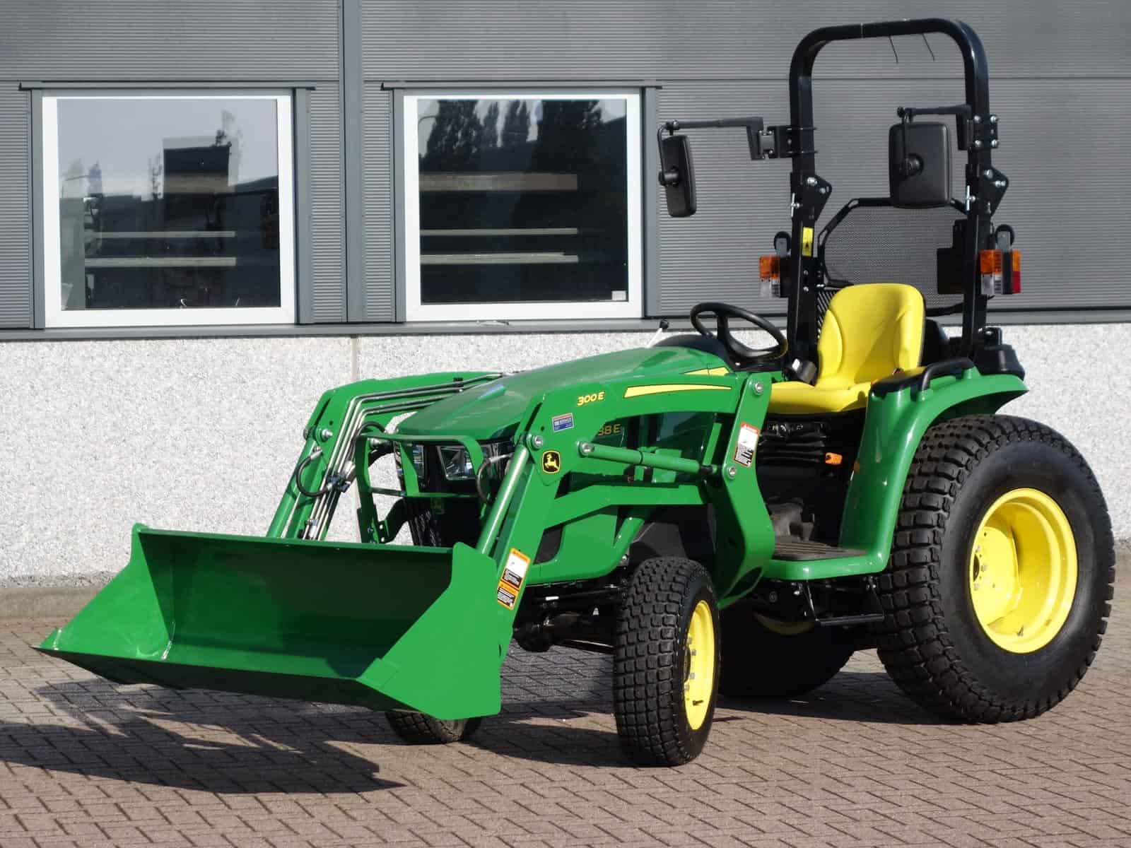 John Deere 3038e 4wd HST