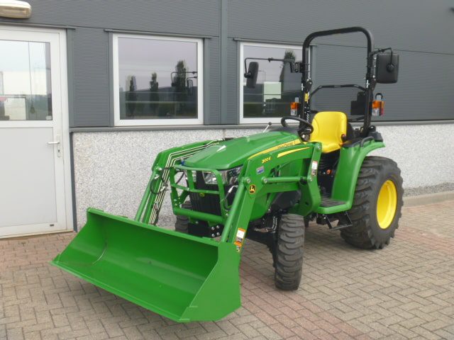 John Deere 3038e 4wd HST