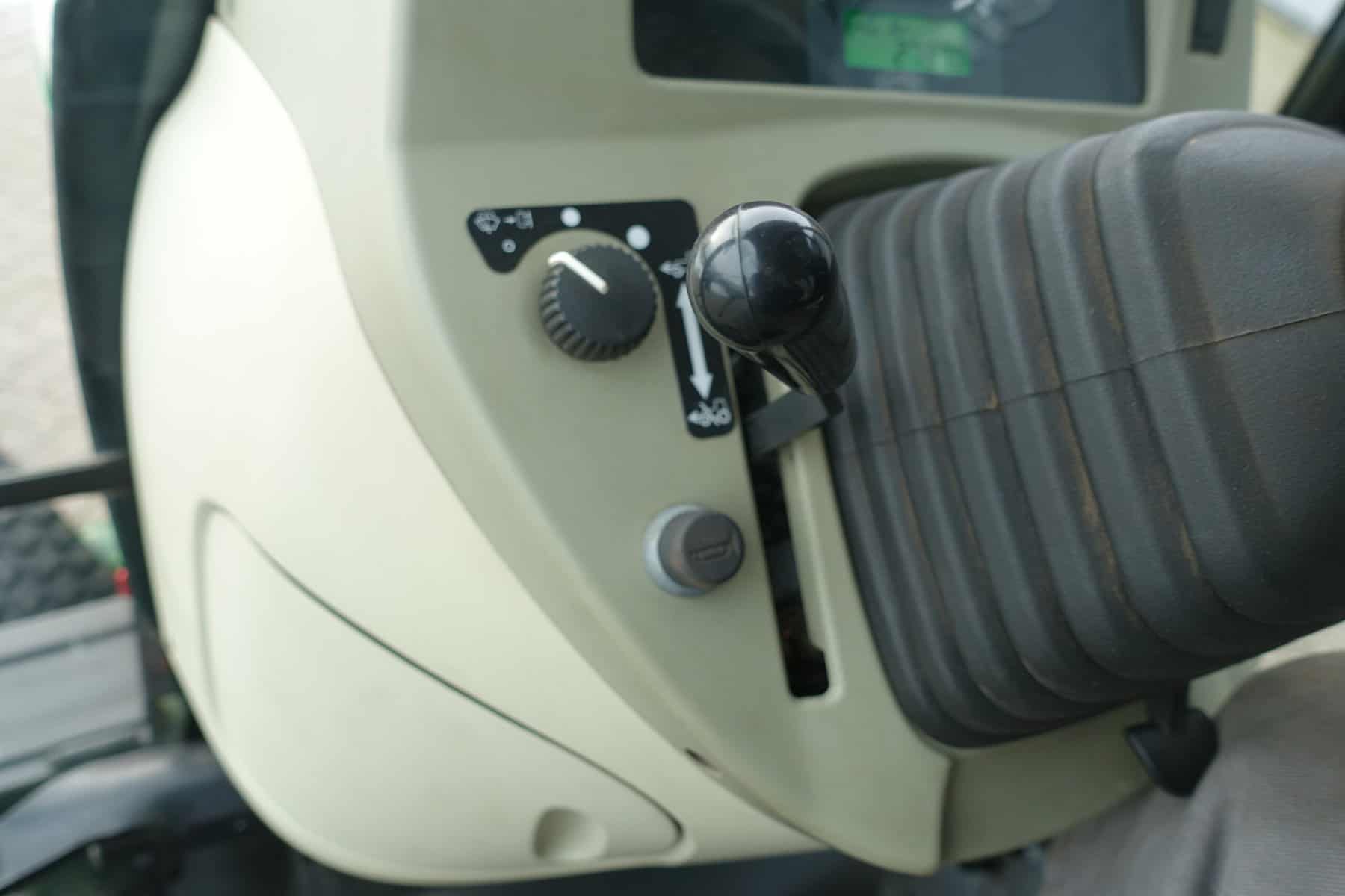 John Deere 3045R 4wd HST - Afbeelding 14