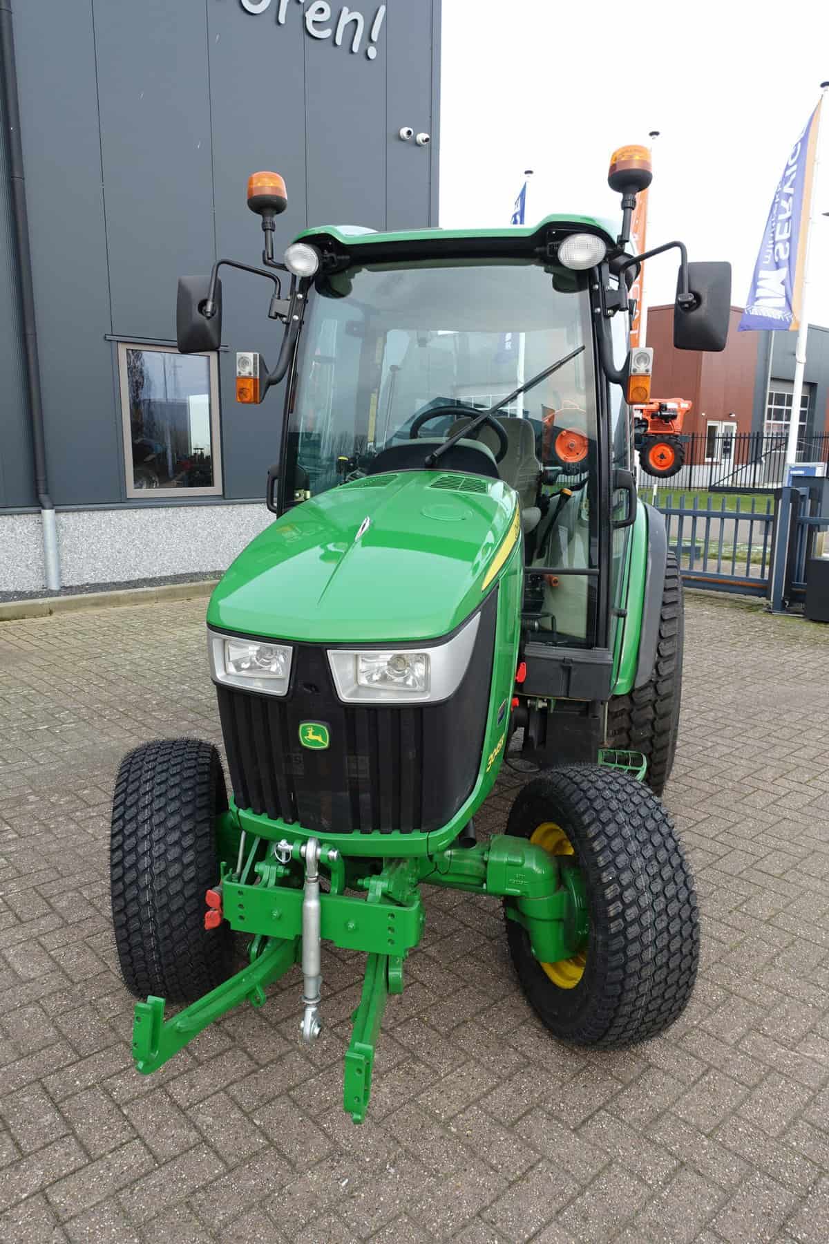 John Deere 3045R 4wd HST - Afbeelding 4