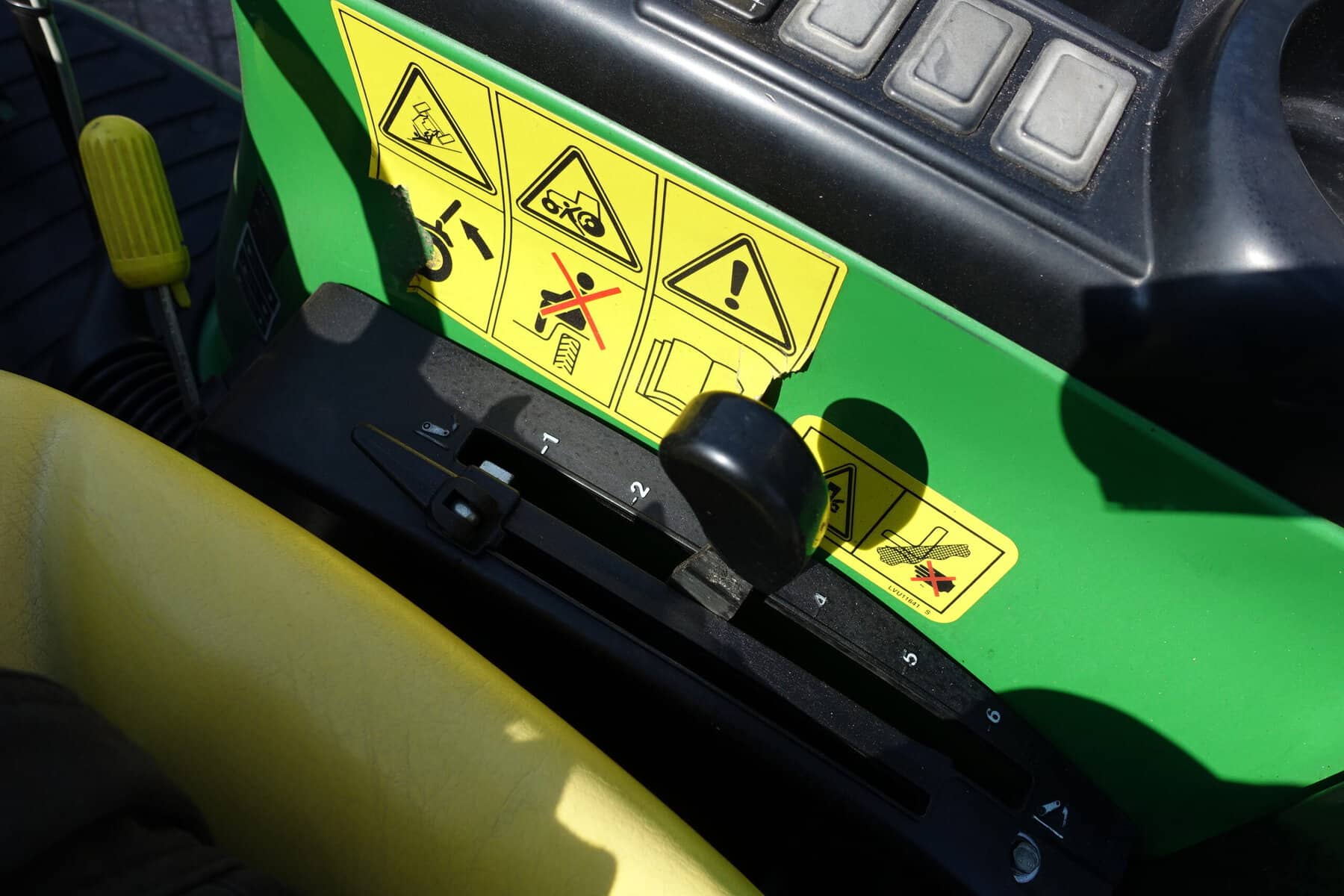 John Deere 3045R 4wd HST - Afbeelding 16